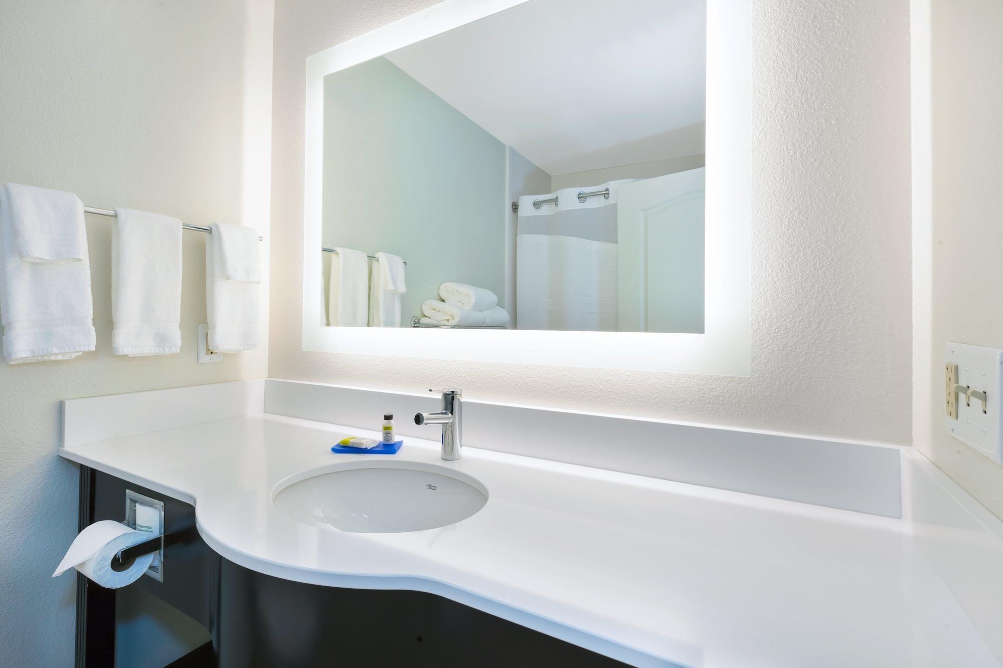 Hotel Express & - By Ihg 4*